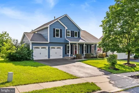 53 Pebble Beach Ln, Pottstown, PA 19464