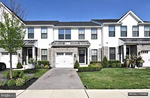 8043 Milltown Cir, Cheltenham, PA 19012