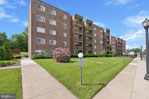1610 The Fairway #W504, Jenkintown, PA 19046