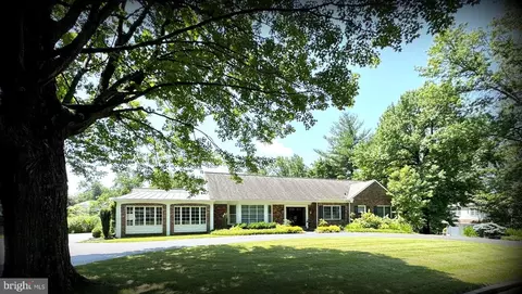 1017 Walsh Ln, Penn Valley, PA 19072