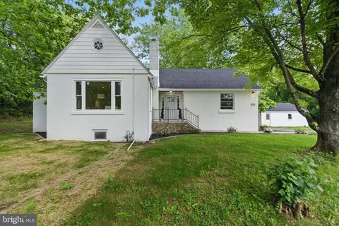 915 Fitzwatertown Rd, Glenside, PA 19038