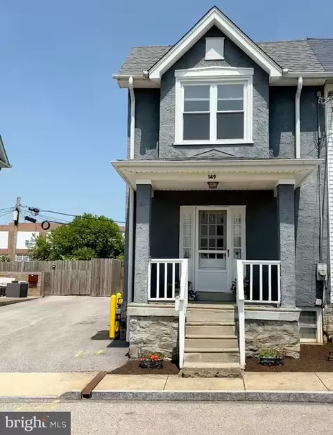 149 Roosevelt Ter, Ardmore, PA 19003