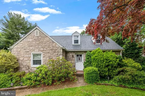 916 Rydal Rd, Jenkintown, PA 19046