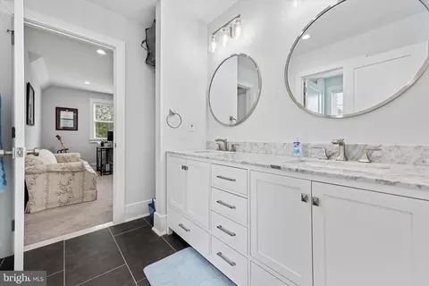 Entry Way - 511 Brookhurst, Penn Valley, PA 19072 photo 4 of 4