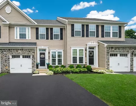 150 Briarwood Ln, Colmar, PA 18915