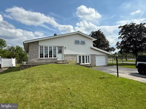 411 Crossfield Rd, King Of Prussia, PA 19406