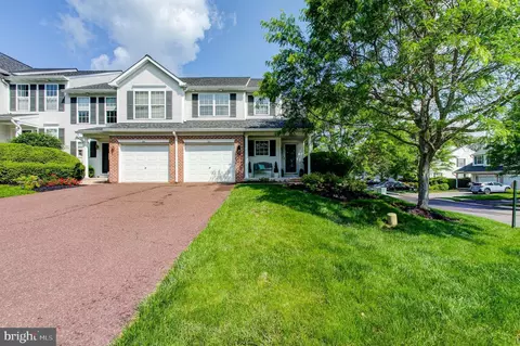 812 Red Rock Cir, Royersford, PA 19468