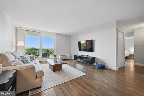 666 W Germantown Pike #1706, Plymouth Meeting, PA 19462