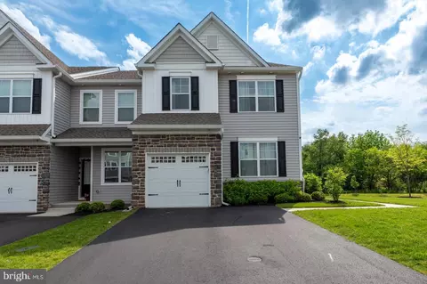 182 Everleigh Dr, Royersford, PA 19468