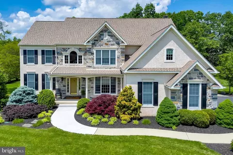 890 Ashbourne Way, Schwenksville, PA 19473