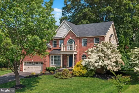 131 Chinaberry Dr, Lafayette Hill, PA 19444