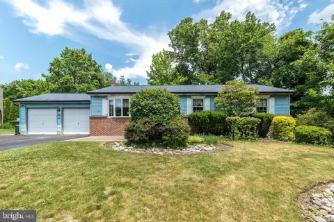 2545 Pioneer Rd, Hatboro, PA 19040
