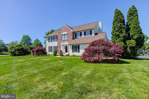 533 Rolling Glen Dr, Horsham, PA 19044