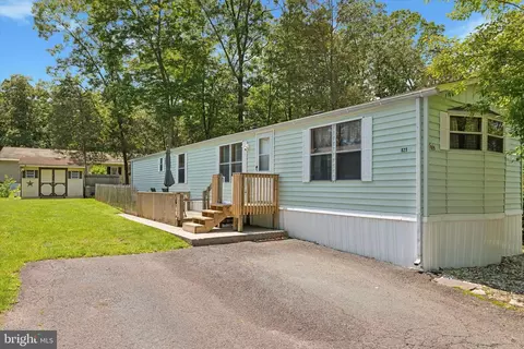 625 Willow Dr, Green Lane, PA 18054