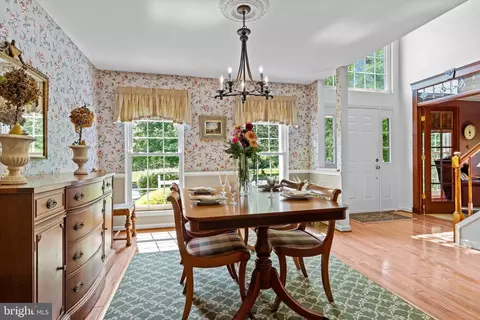 Dining - 220 Cypress Ln, Hatboro, PA 19040 photo 1 of 3