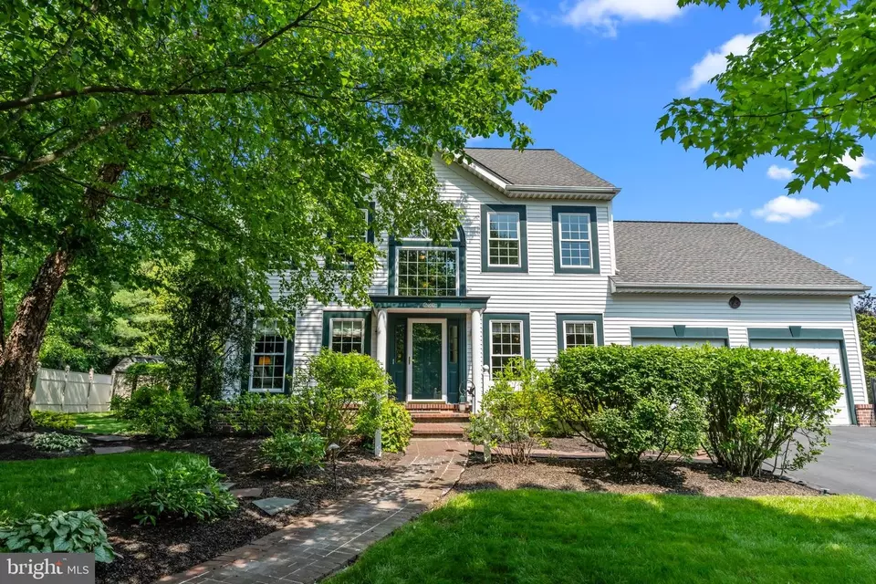Exterior - 220 Cypress Ln, Hatboro, PA 19040 photo 6 of 12