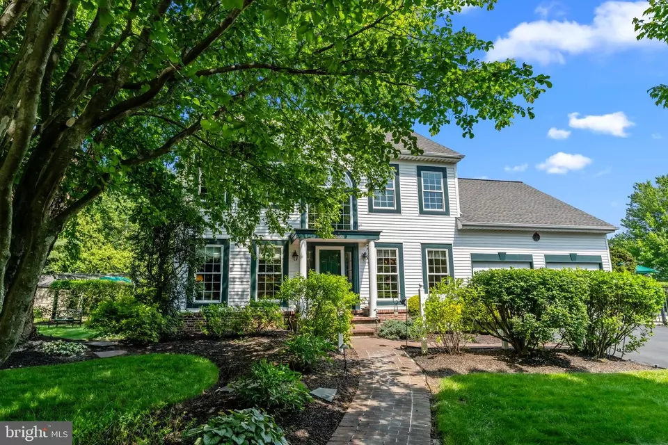 Exterior - 220 Cypress Ln, Hatboro, PA 19040 photo 5 of 12