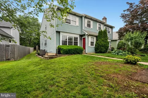 33 School Rd, Horsham, PA 19044