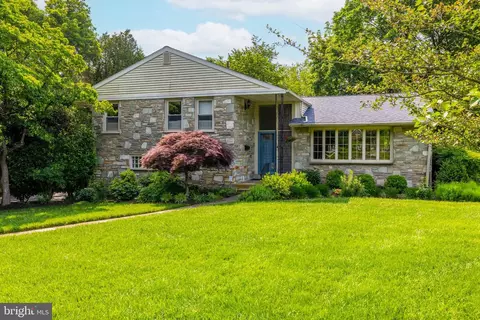 369 Beaver Hollow Rd, Jenkintown, PA 19046