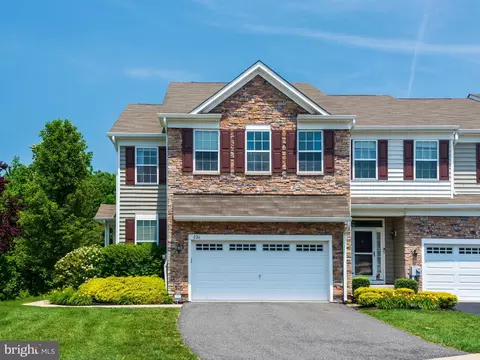 226 Fairfield Cir W, Royersford, PA 19468