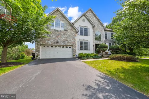2530 Stony Creek Rd, Lansdale, PA 19446