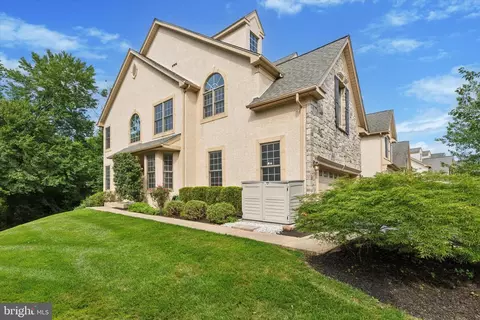 29 Penn Crossing Dr, East Norriton, PA 19401