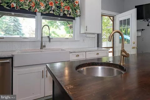 Kitchen - 122 Webster Ave, Wyncote, PA 19095 photo 3 of 6