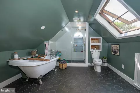 Bath - 122 Webster Ave, Wyncote, PA 19095 photo 2 of 4