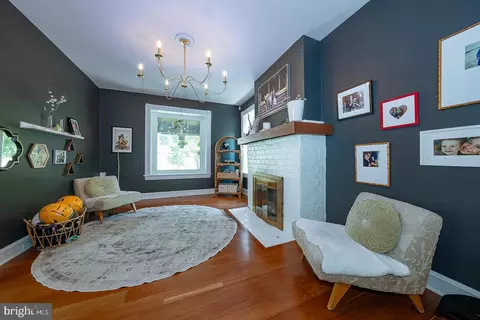 Living - 122 Webster Ave, Wyncote, PA 19095 photo 1 of 2