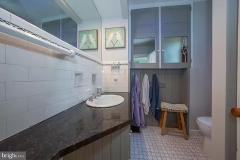 Bath - 122 Webster Ave, Wyncote, PA 19095 photo 1 of 4