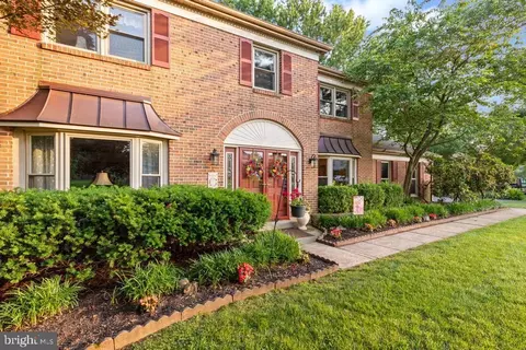 1973 Armstrong Dr, Lansdale, PA 19446