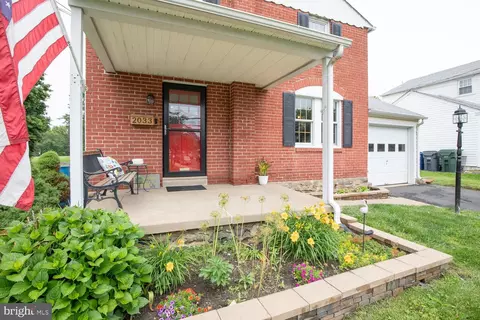 2033 Old Welsh Rd, Abington, PA 19001