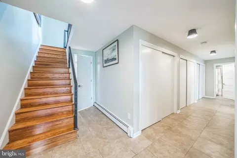 Entry Way - 175 Gulph Hills Rd, Wayne, PA 19087 photo 4 of 6