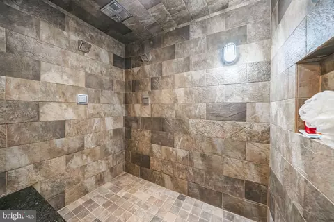 Bath - 175 Gulph Hills Rd, Wayne, PA 19087 photo 4 of 6