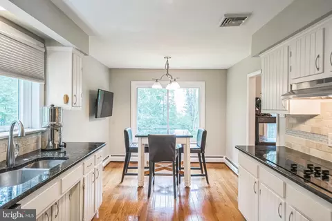 Kitchen - 175 Gulph Hills Rd, Wayne, PA 19087 photo 4 of 5