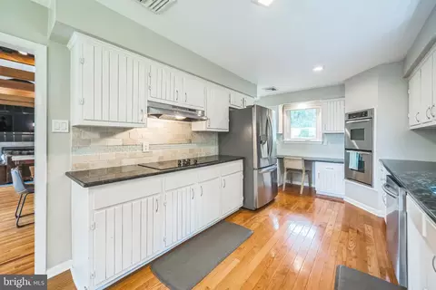 Kitchen - 175 Gulph Hills Rd, Wayne, PA 19087 photo 2 of 5