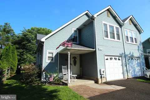 32 School Rd, Horsham, PA 19044