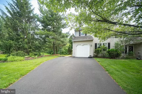 1101 Oxford Cir, Lansdale, PA 19446