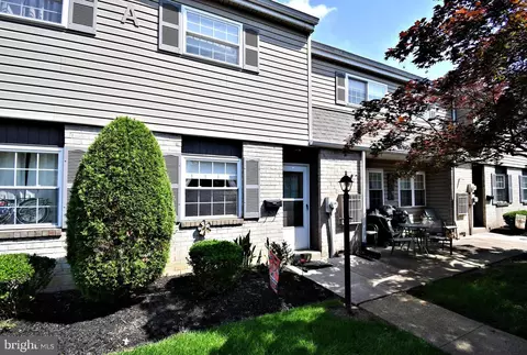 325 S Warminster Rd #A-10, Hatboro, PA 19040
