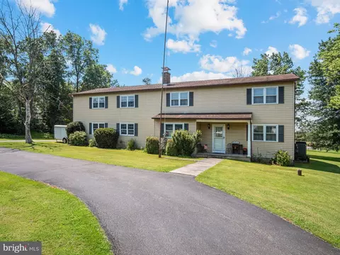 588 Swamp Picnic Rd, Gilbertsville, PA 19525