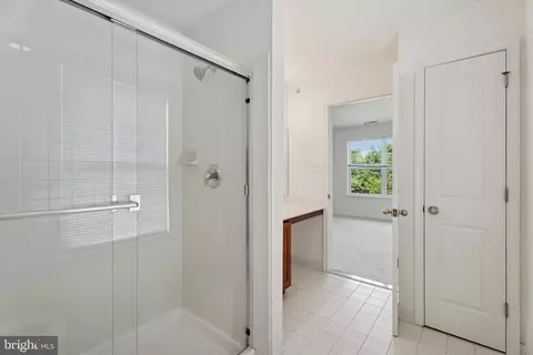 Bath - 17 Old Cedarbrook Rd, Wyncote, PA 19095 photo 2 of 3
