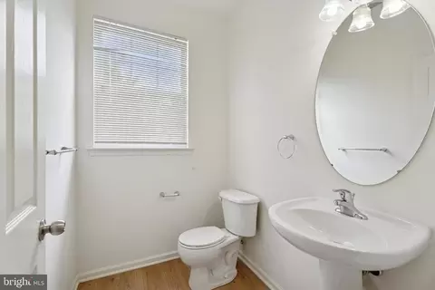 Entry Way - 17 Old Cedarbrook Rd, Wyncote, PA 19095 photo 2 of 3