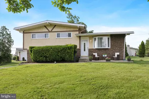 100 Black Hill Rd, Plymouth Meeting, PA 19462