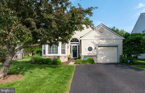25 Sand Trap Dr, Royersford, PA 19468