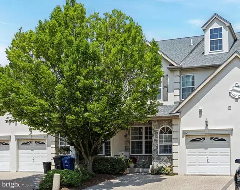 272 Center Point Ln, Lansdale, PA 19446