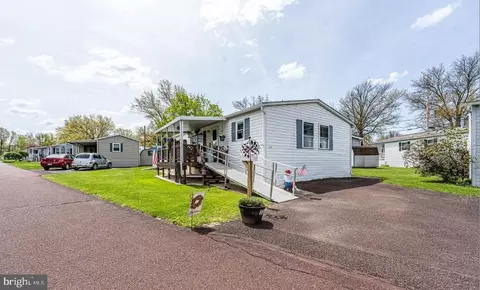 118 Tulip Dr, Hatfield, PA 19440