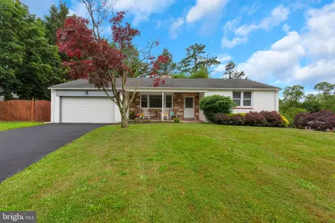 1450 Stephen Rd, Jenkintown, PA 19046