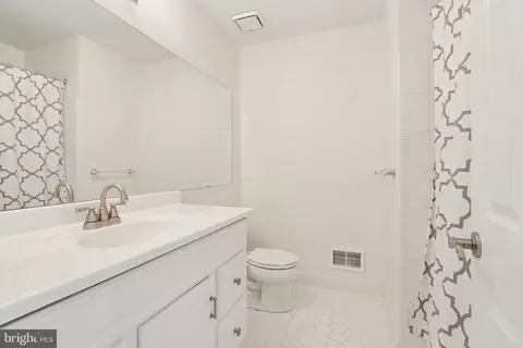 Bath - 108 Lemonton Way, Wayne, PA 19087 photo 1 of 2
