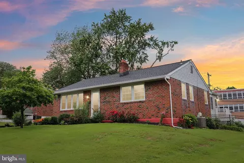 407 Pinecrest Rd, Norristown, PA 19403