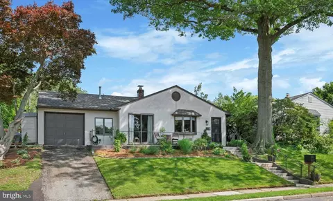 33 Wyndmoor Dr, Wyndmoor, PA 19038